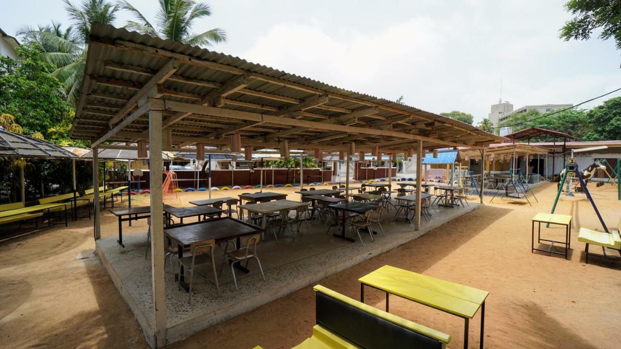 The Family Kingdom Resort Freetown Exterior foto